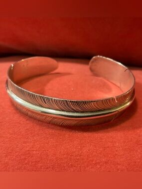 STERLING SILVER FEATHER CUFF